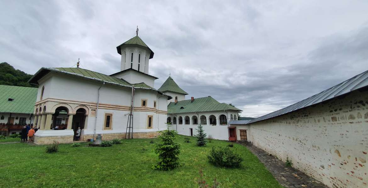 Manastirea-Govora-7-1170x600.jpg